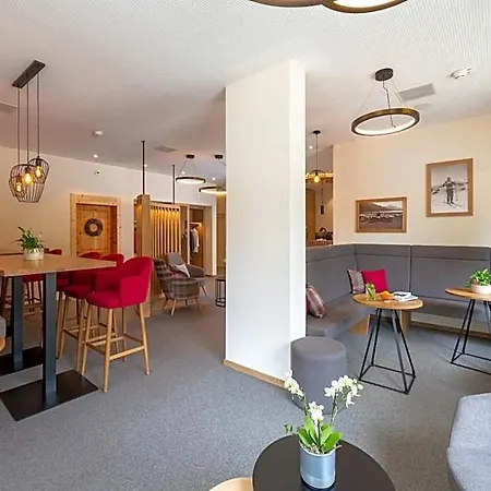 Hostel By Randolins St. Moritz
