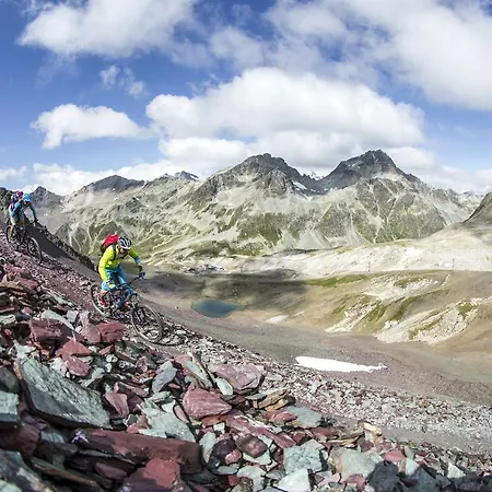旅馆 兰德林思旅馆 圣莫里茨
