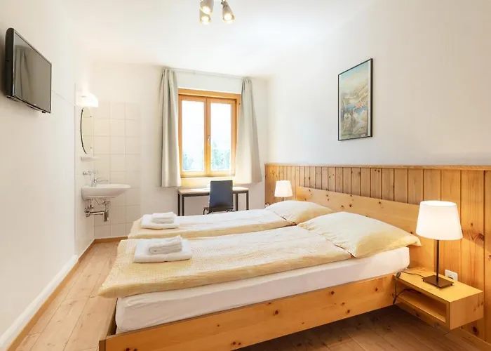 Hostel By Randolins *