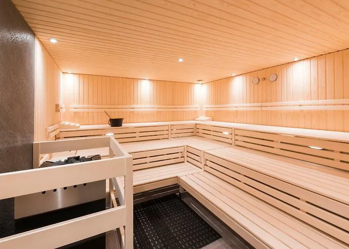 Hostel By Randolins *