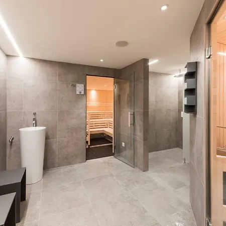 Auberge de jeunesse By Randolins Saint-Moritz