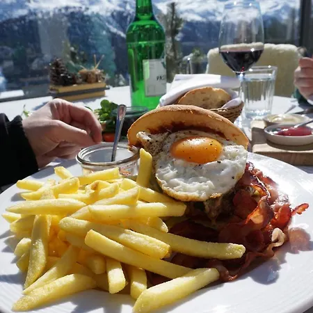 By Randolins Hostel Sankt Moritz